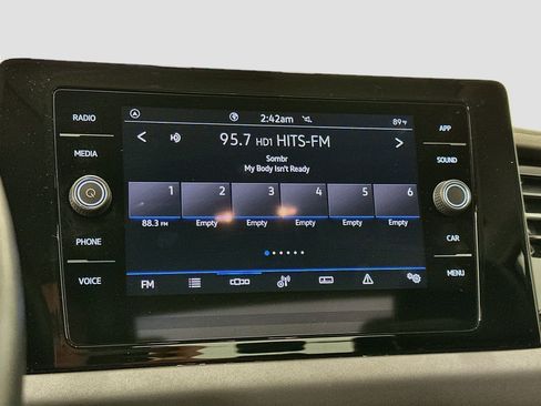 Used 2025 Volkswagen Jetta SE FWD image 21