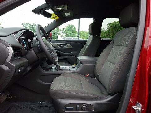 Used 2024 Chevrolet Traverse LT w/ Midnight/Sport Edition AWD/4WD image 14