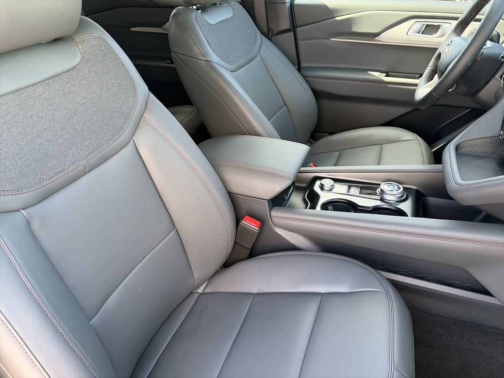 New 2027 Ford Explorer Active w/ Active Comfort Package RWD image 34