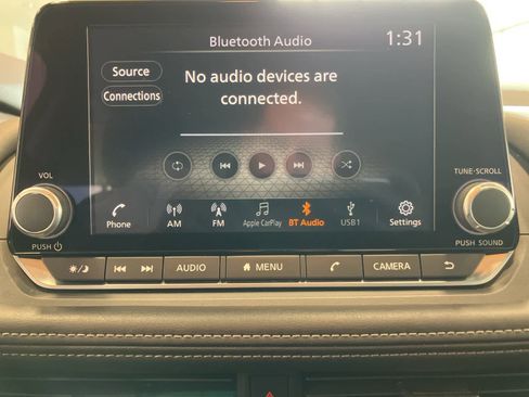 Used 2025 Nissan Rogue SV image 18