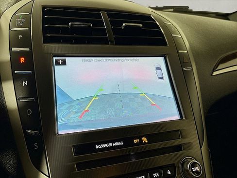 Used 2017 Lincoln MKZ Reserve FWD image 16