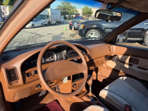 Used 1992 Toyota Corolla LE FWD image 11