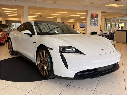 Used 2023 Porsche Taycan RWD image 3