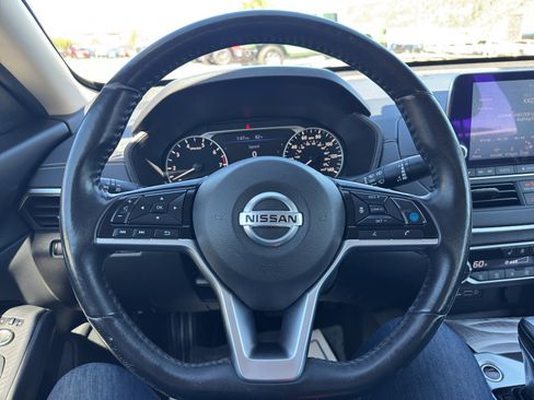 Used 2019 Nissan Altima 2.5 SV image 19