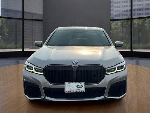Used 2022 BMW 750i xDrive image 11