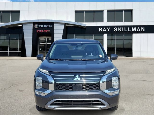 Used 2025 Mitsubishi Outlander SE AWD/4WD image 2