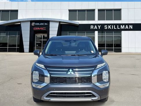 Used 2025 Mitsubishi Outlander SE AWD/4WD image 2