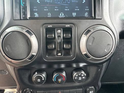 Used 2012 Jeep Wrangler Unlimited Sport AWD/4WD image 17