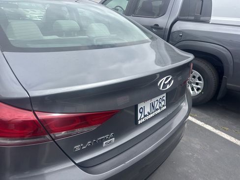 Used 2018 Hyundai Elantra SE FWD image 4
