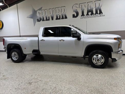 Used 2021 Chevrolet Silverado 3500 LTZ w/ LTZ Texas Edition image 30