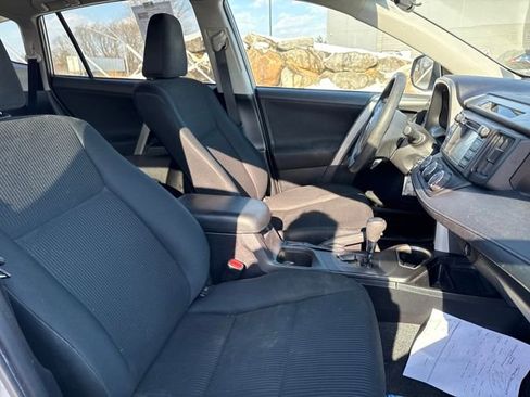 Used 2016 Toyota RAV4 LE image 10