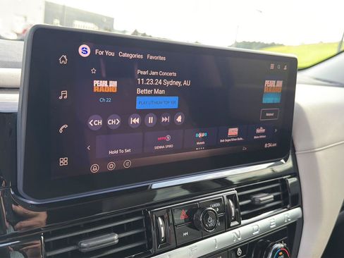 New 2026 Nissan Pathfinder SL FWD image 24