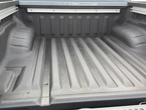 New 2026 Nissan Frontier SV image 13