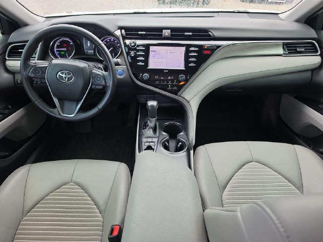 Used 2020 Toyota Camry SE FWD image 9