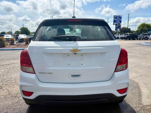 Used 2020 Chevrolet Trax LS AWD/4WD image 4