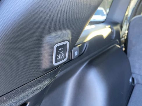 New 2025 Jeep Grand Cherokee Laredo image 5