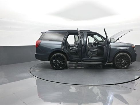 New 2026 Ford Expedition Platinum image 37