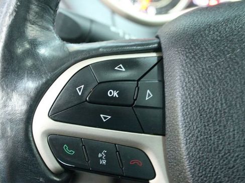 Used 2016 Jeep Cherokee Latitude AWD/4WD image 15