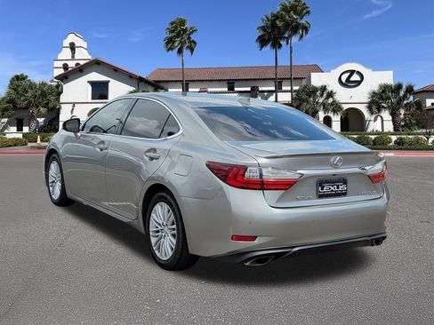 Used 2016 Lexus ES 350 w/ Premium Package w/Wood Trim FWD image 4