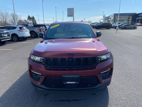 Used 2023 Jeep Grand Cherokee Limited w/ Luxury Tech Group II AWD/4WD image 2