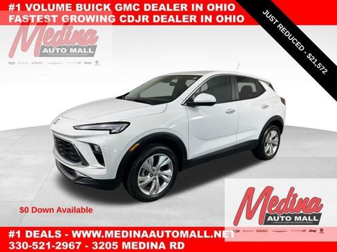 Used 2024 Buick Encore GX Preferred AWD/4WD image 1