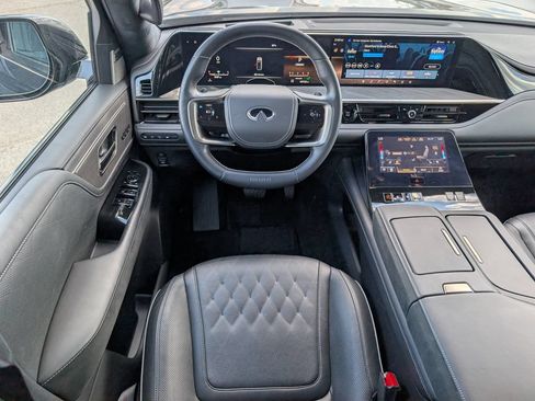 Used 2025 INFINITI QX80 Autograph w/ Autograph Exterior Package AWD/4WD image 3