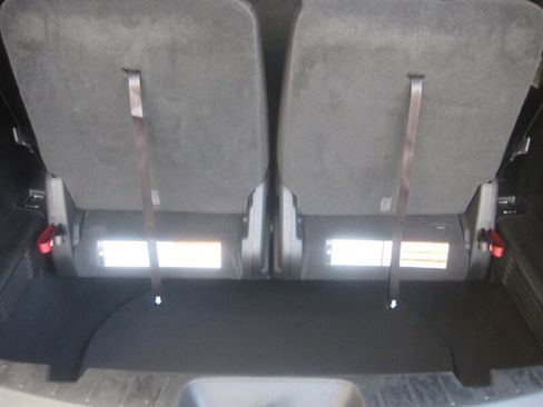 Used 2015 Ford Explorer XLT image 30