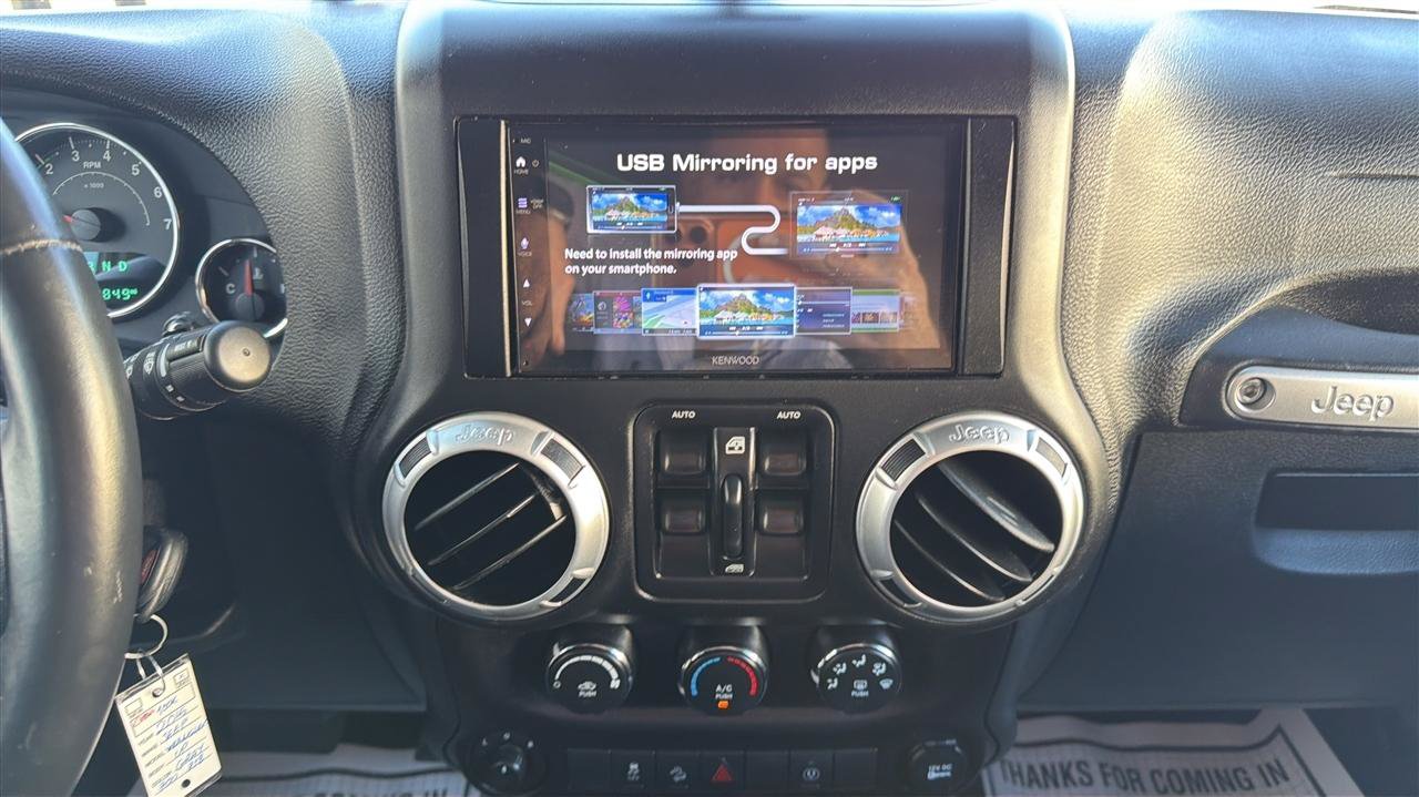 Used 2015 Jeep Wrangler Unlimited Rubicon AWD/4WD image 21