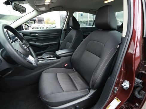 Used 2024 Nissan Altima 2.5 SV image 22