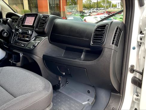 Used 2025 RAM ProMaster 2500 w/ Storage Group FWD image 17