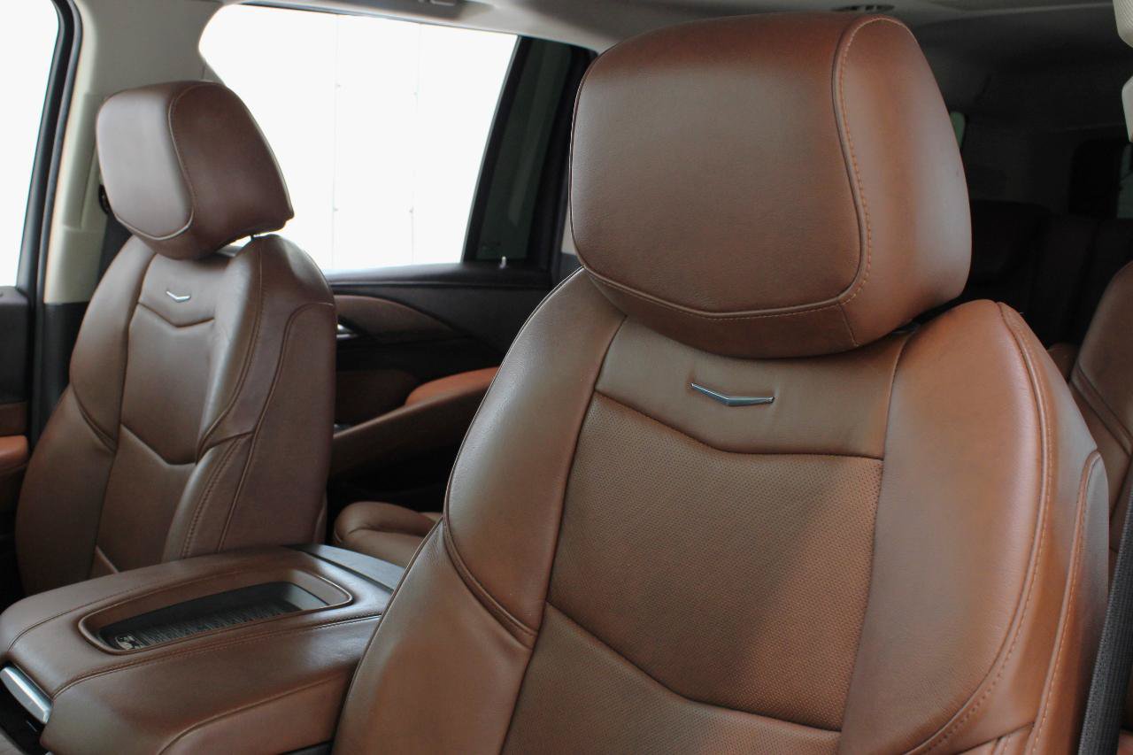 Used 2019 Cadillac Escalade ESV Luxury RWD image 34