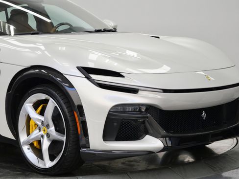 Used 2025 Ferrari Purosangue AWD/4WD image 54
