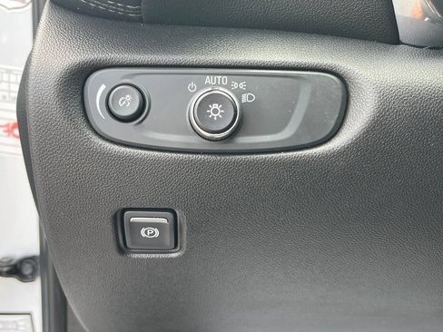 Used 2020 Chevrolet Blazer LT FWD image 14