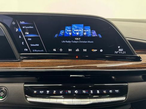 Used 2022 Cadillac Escalade Premium Luxury image 28