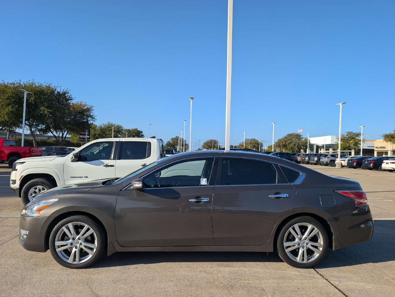 Used 2014 Nissan Altima 3.5 SL w/ Technology Package FWD image 3