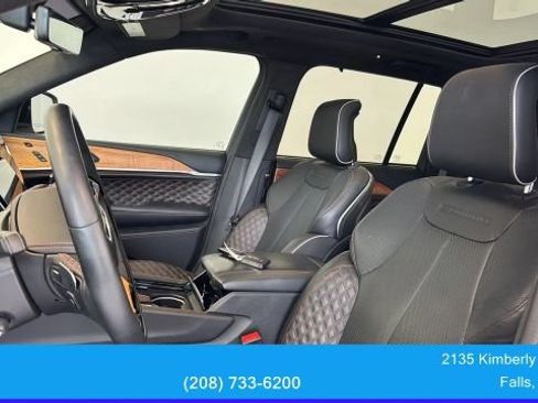 Used 2024 Jeep Grand Cherokee Summit AWD/4WD image 29