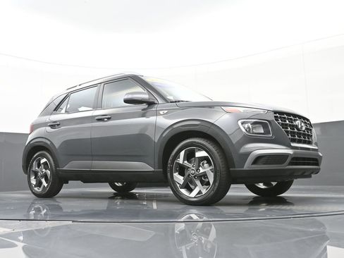 Certified 2024 Hyundai Venue SEL FWD image 42