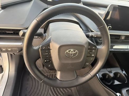 Certified 2025 Toyota Prius LE FWD image 16