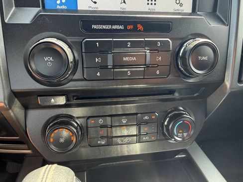 Used 2018 Ford F150 XLT w/ Equipment Group 302A Luxury AWD/4WD image 18
