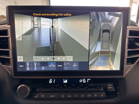 Used 2025 Toyota Tundra Limited image 28