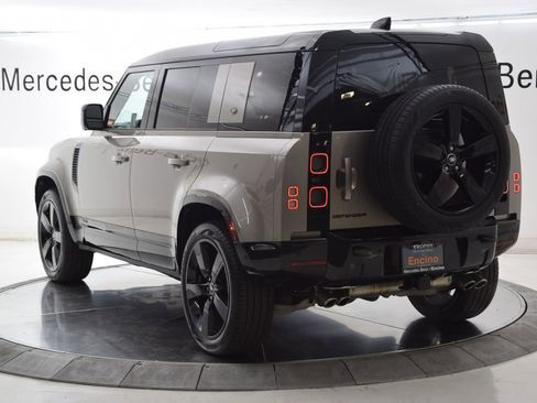 Used 2023 Land Rover Defender 110 V8 AWD/4WD image 4