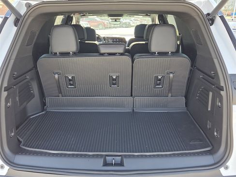 New 2026 Chevrolet Traverse LT w/ Enhanced Driving Package image 10