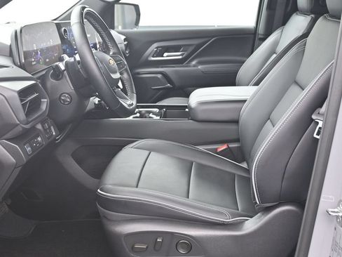 Used 2026 Chevrolet Silverado EV LT AWD/4WD image 10