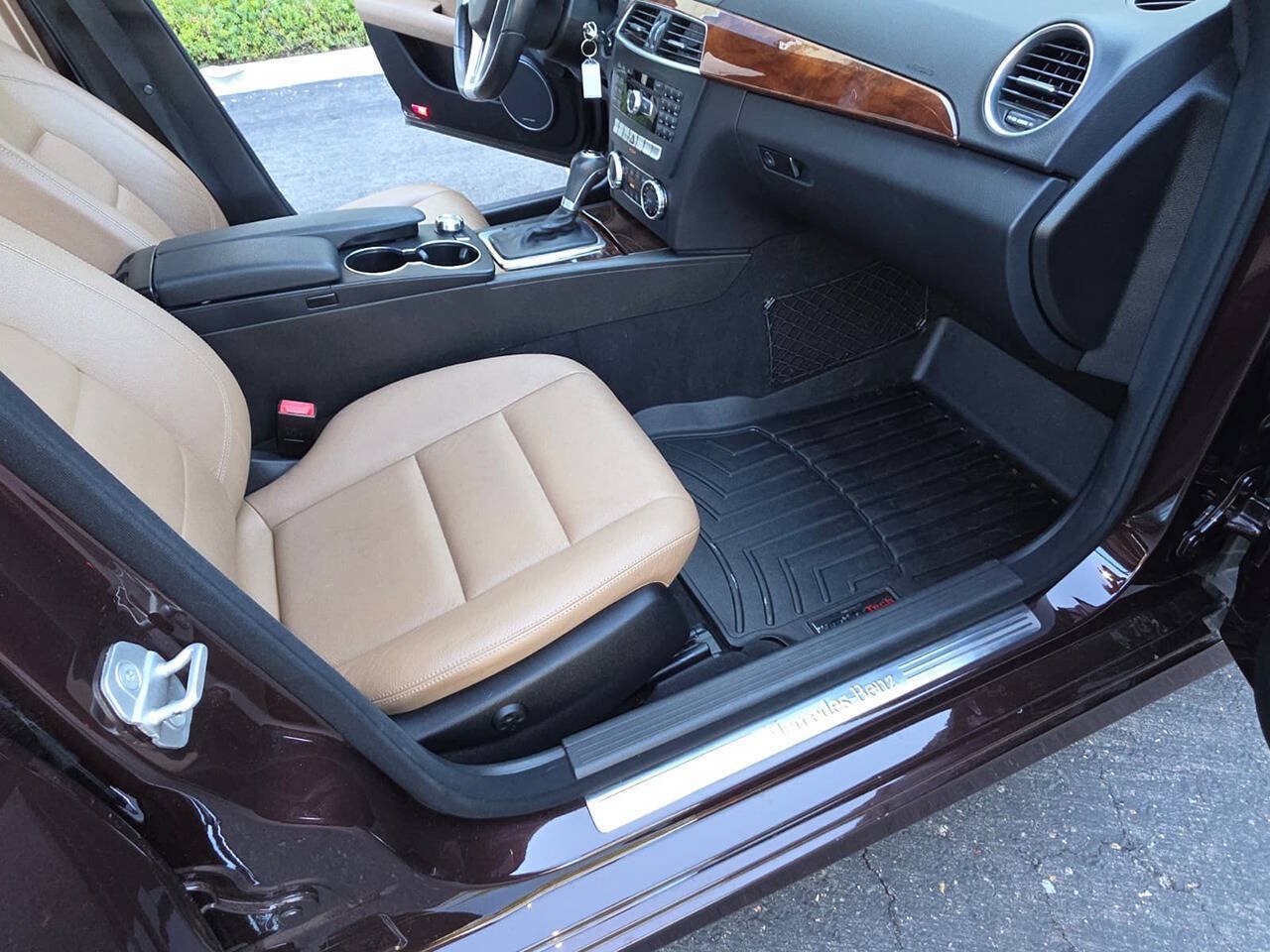Used 2012 Mercedes-Benz C 250 Sedan image 8