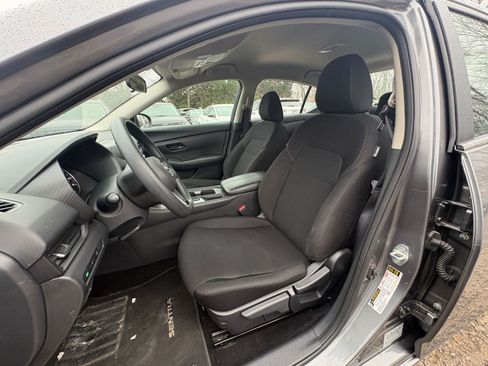 Used 2025 Nissan Sentra S image 32
