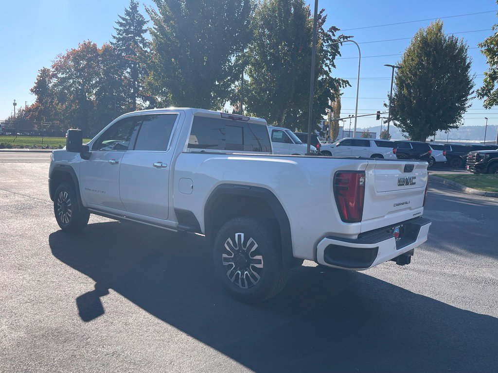 Used 2024 GMC Sierra 3500 Denali Ultimate AWD/4WD image 3