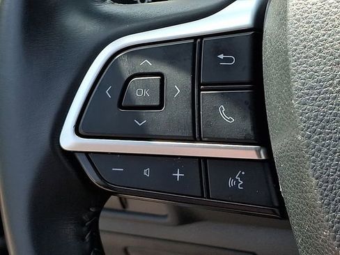 Used 2023 Toyota Highlander LE FWD image 20