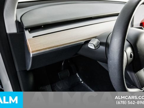 Used 2025 Tesla Model Y Long Range image 33