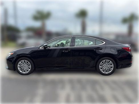 Used 2013 Lexus ES 350 w/ Luxury Pkg FWD image 3