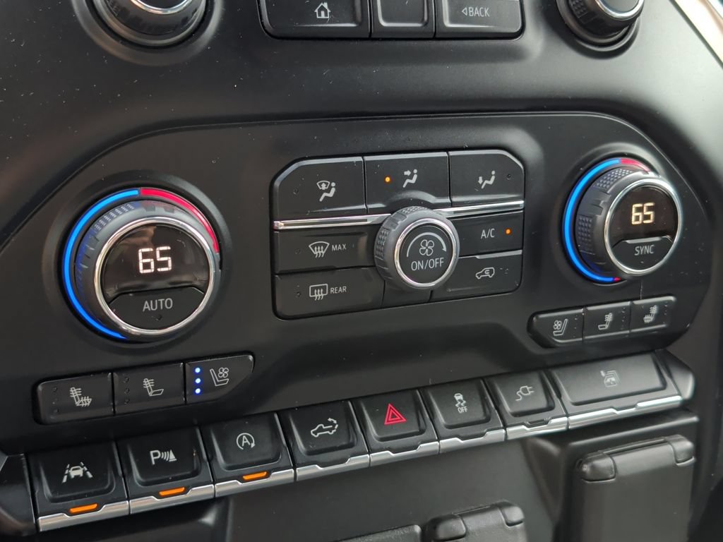 Used 2019 Chevrolet Silverado 1500 High Country w/ Technology Package AWD/4WD image 23